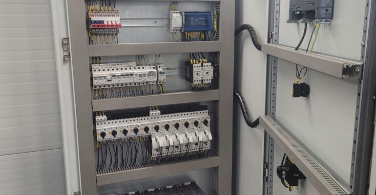 5.1. PREFABRYKACJA SZAF